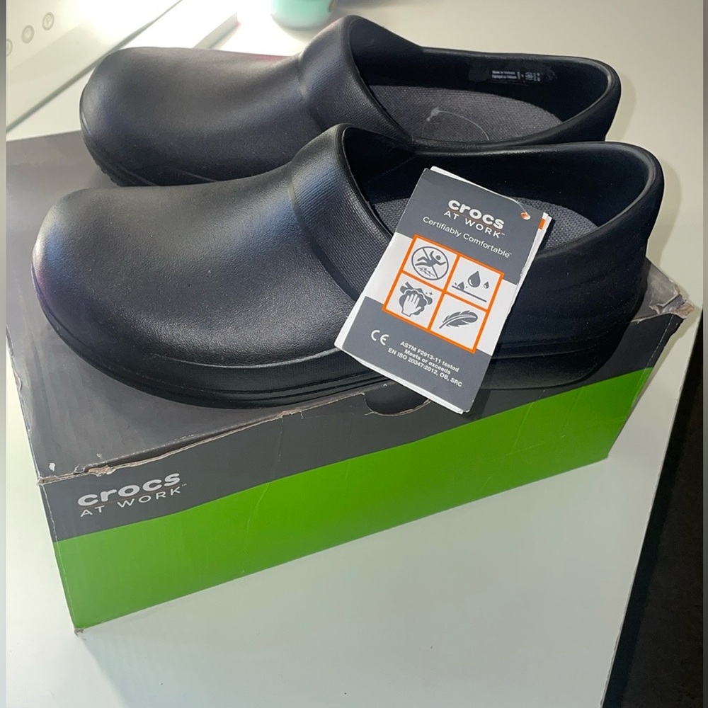 Crocs Women's Neria Pro II Clogs, Slip Resistant Work Shoes